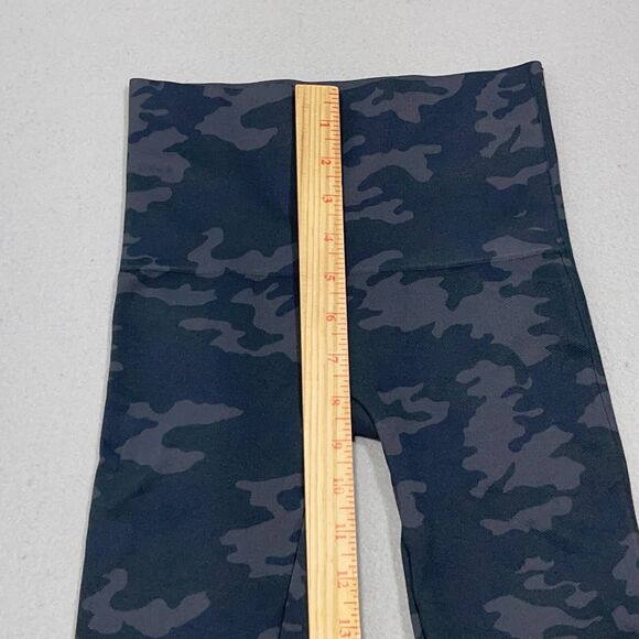 SPANX High Rise Seamless Leggings Black Camo Size Small Look At‎ Me Now - Picture 4 of 9